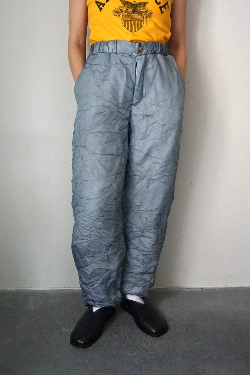 【DSCHUNGEL.】Crinkled organza padded pants -navy × dark top gray-