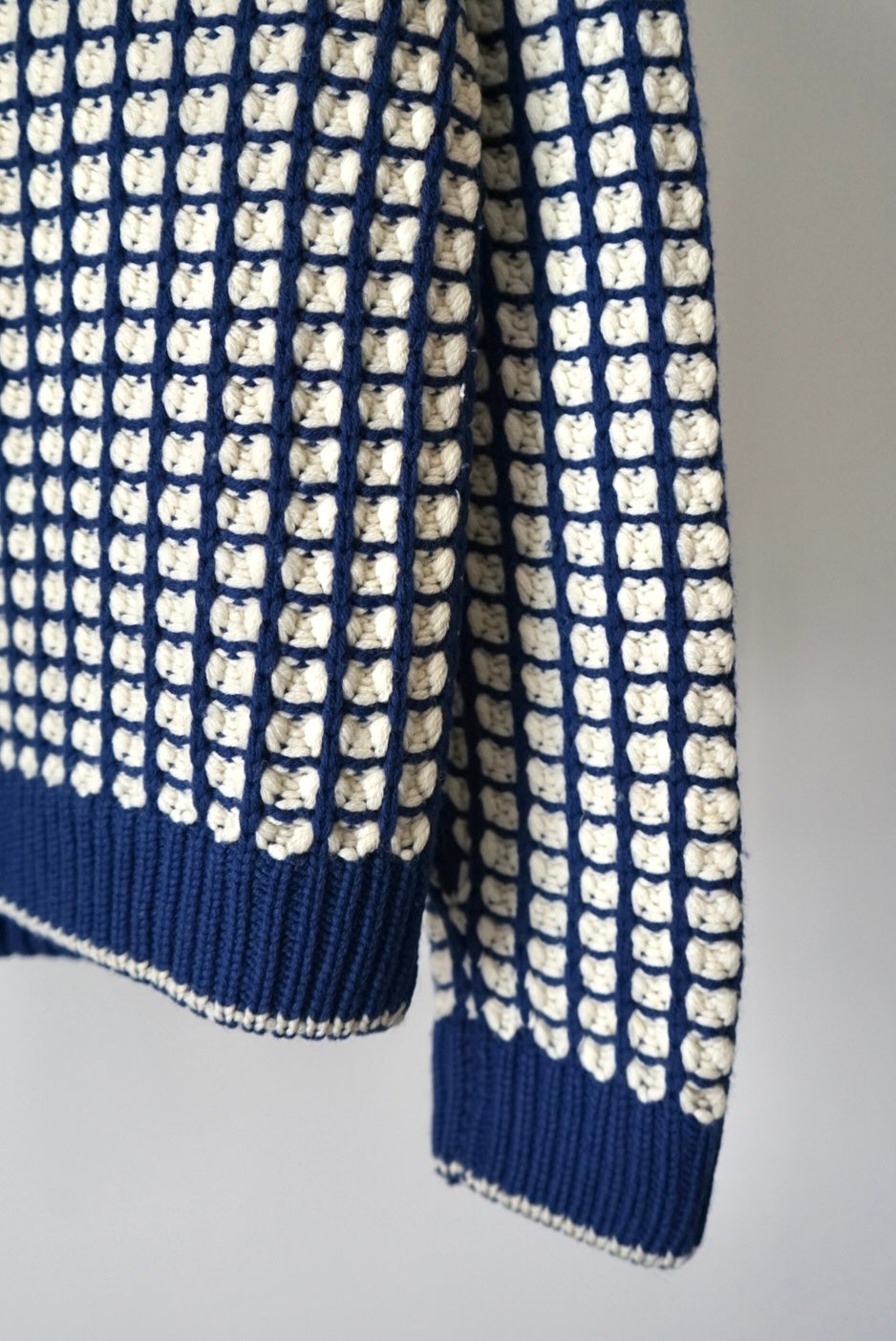 Around 50~60'S vneck plaid knit