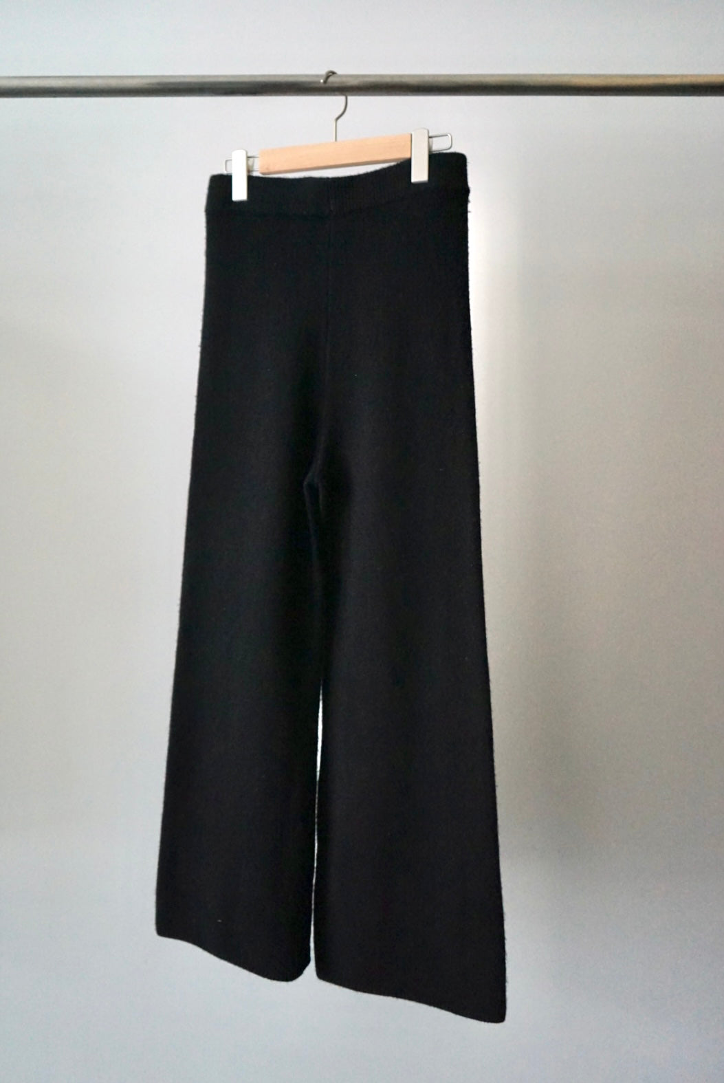 Wide knit pants