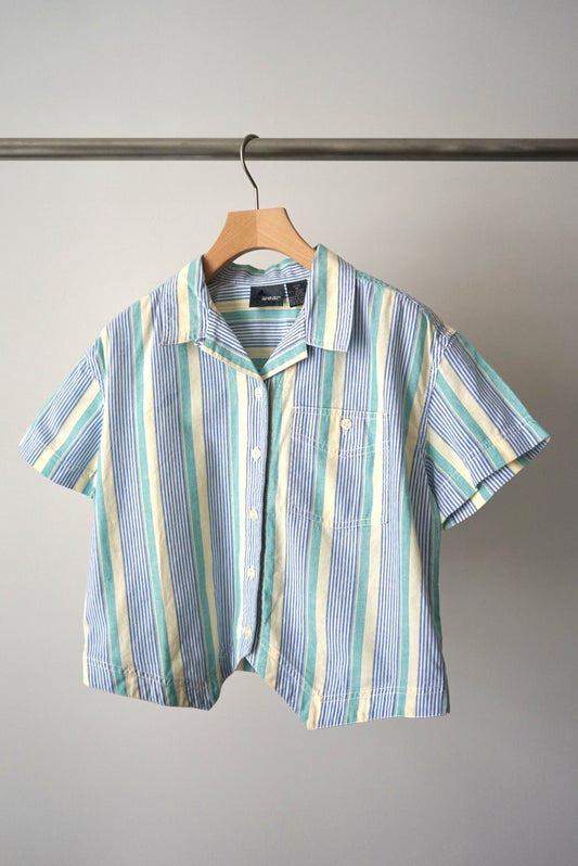 Design hem stripe open collar shirts