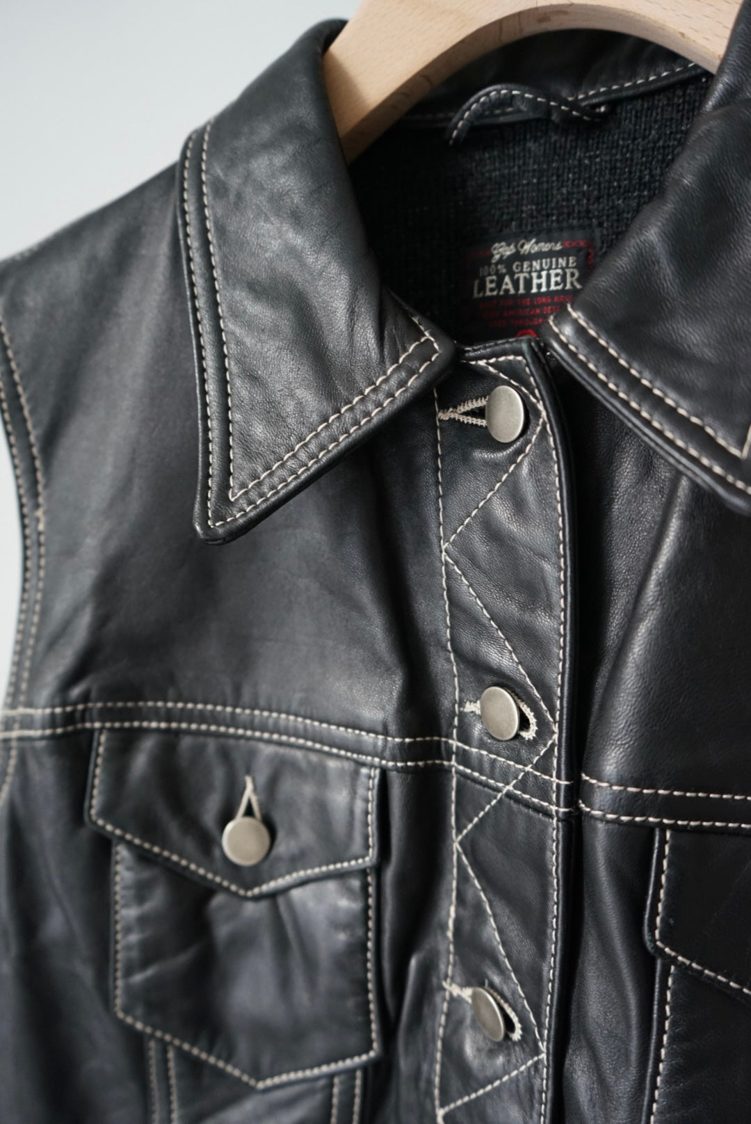 LEATHER KNIT SWITCHING VEST