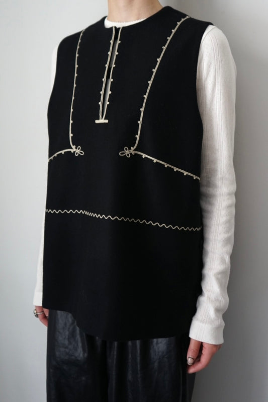 【NOHRA】Melton embroidered vest
