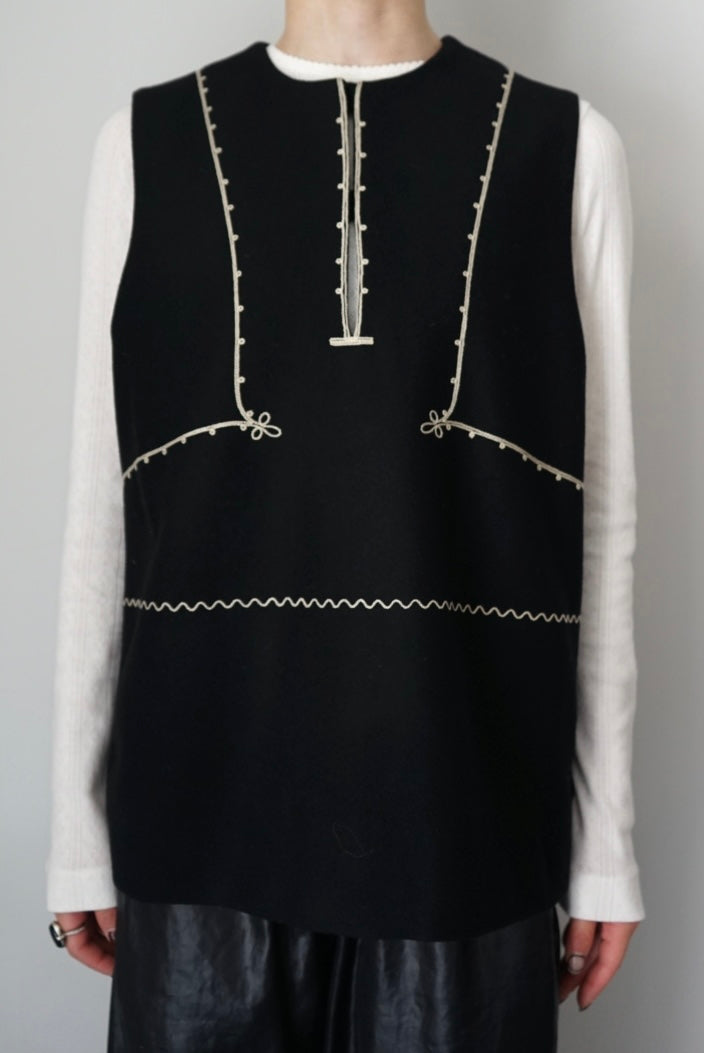 【NOHRA】Melton embroidered vest