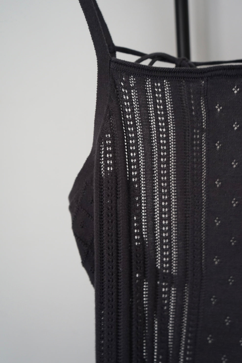 【tyn.TGOR】Patchwork lace camisole -d.gray-