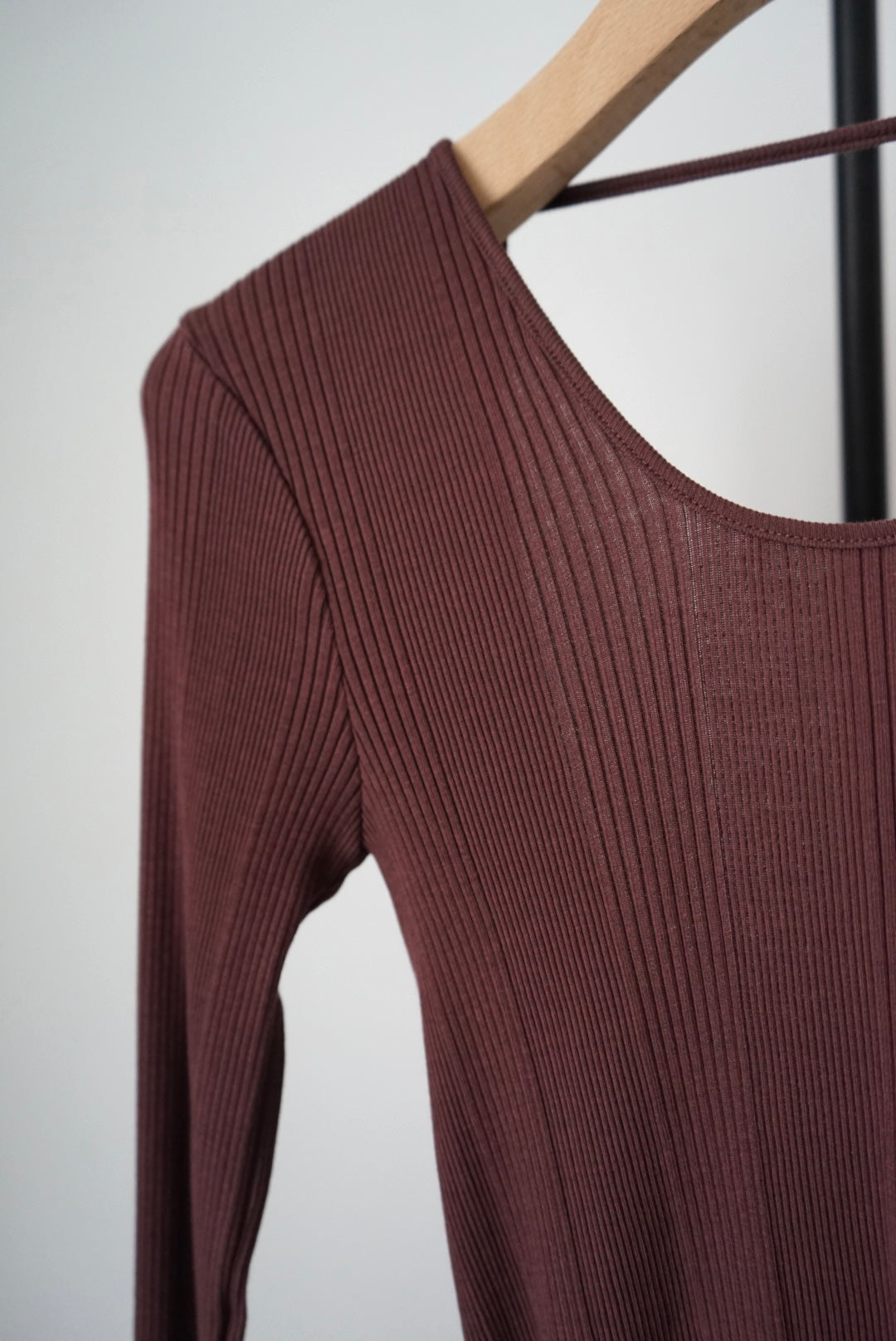 【HAKUJI】Random rib open back LS PO/Radish brown