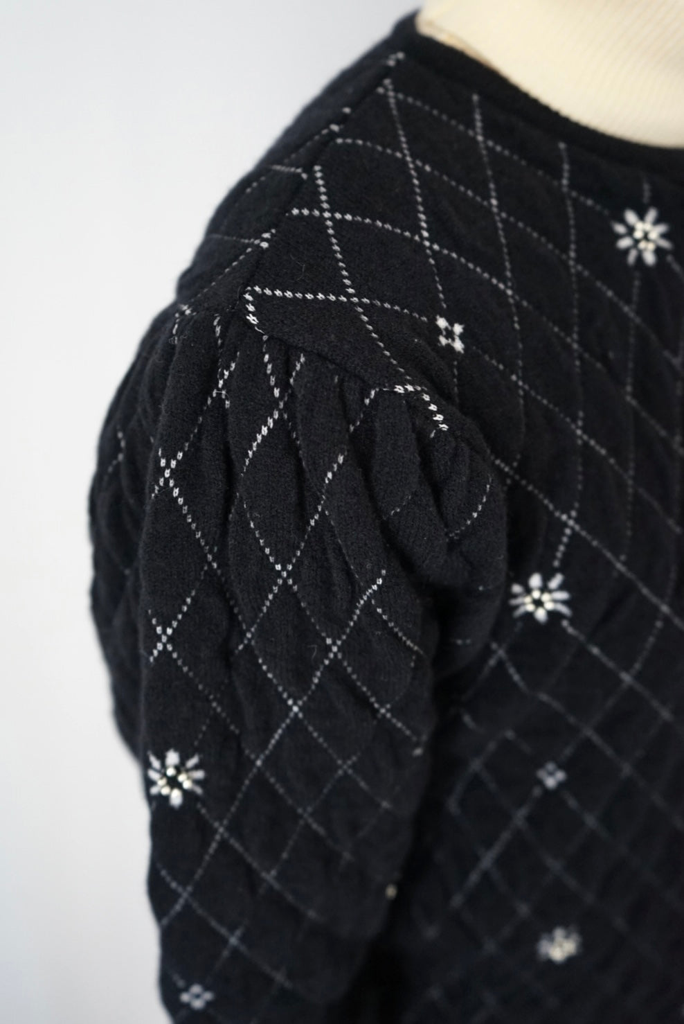 【tyn.TGOR】Quilting flower beads cardigan