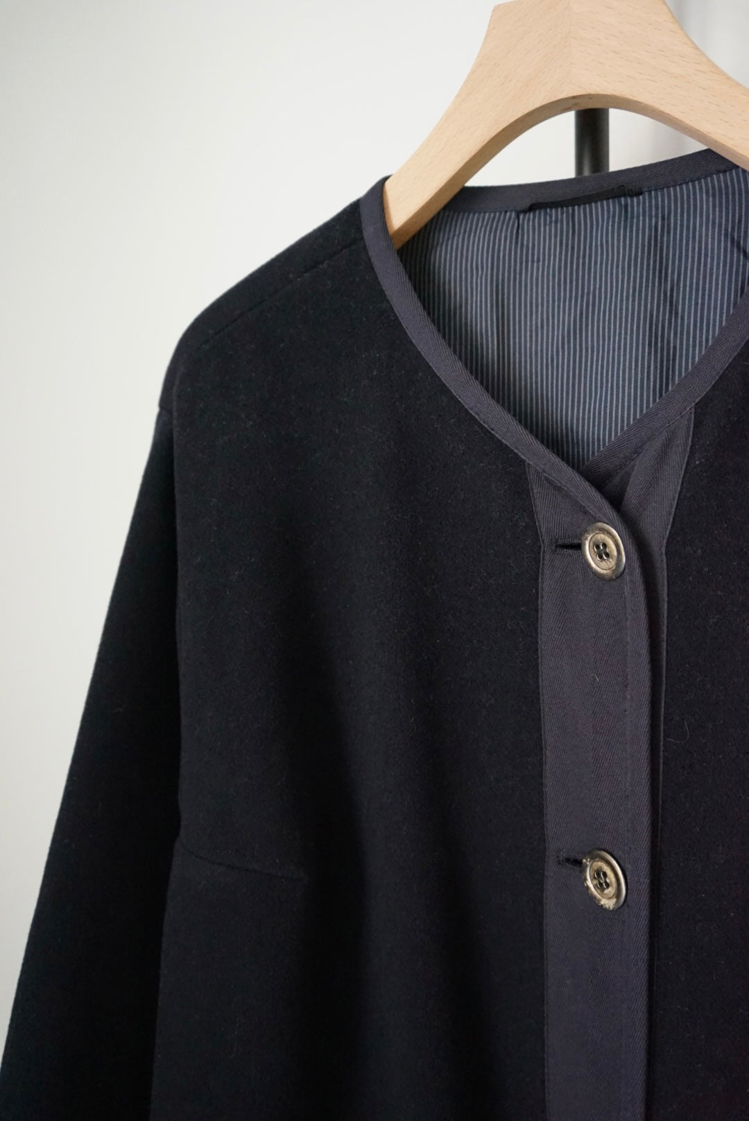 "DANIEL HECHTER" collarless coat