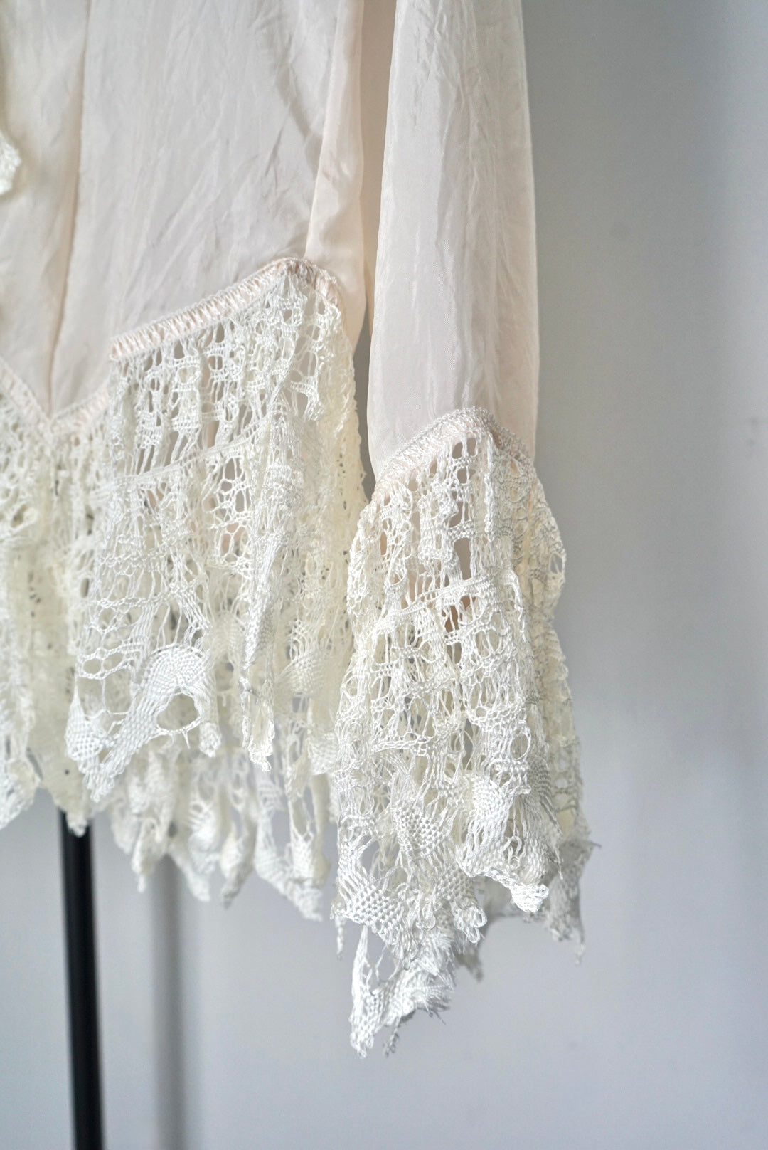 【EUCHRONIA】Original Torsion Lace Blouse -ivory-