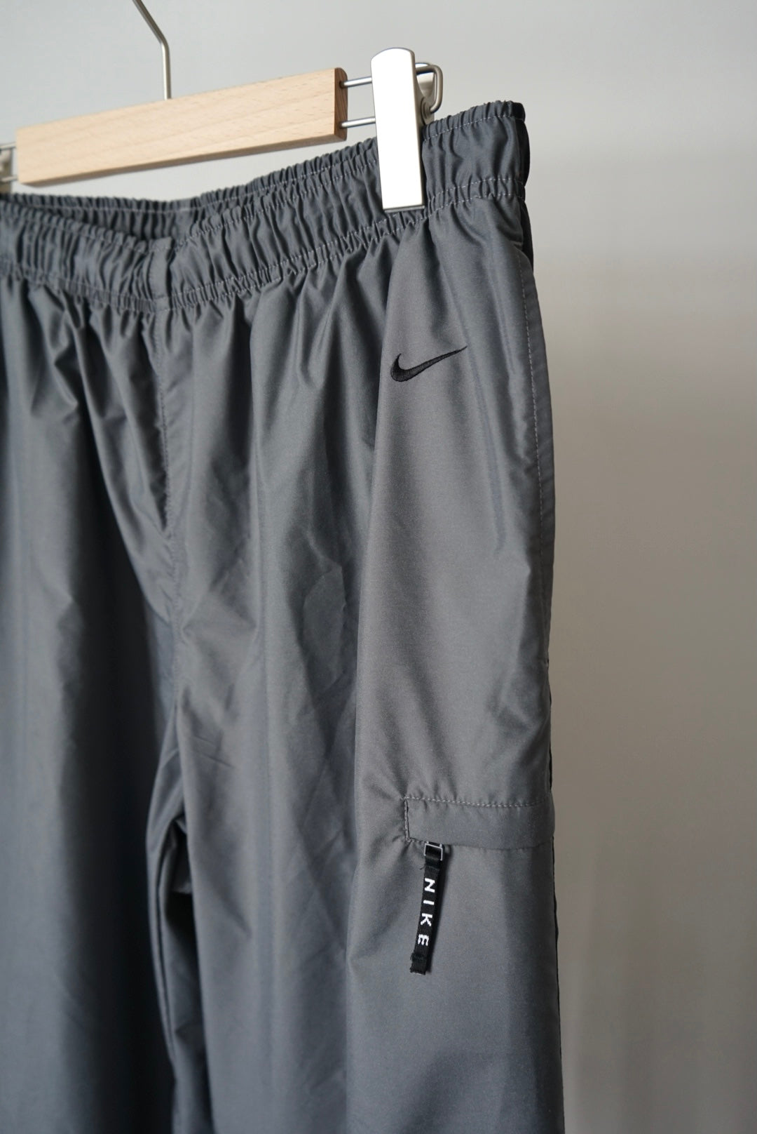 "NIKE" Logo nylon pants