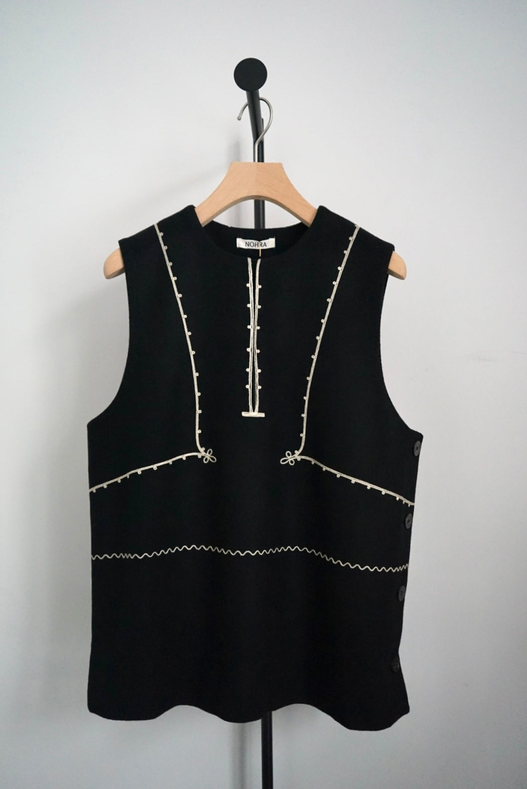 【NOHRA】Melton embroidered vest