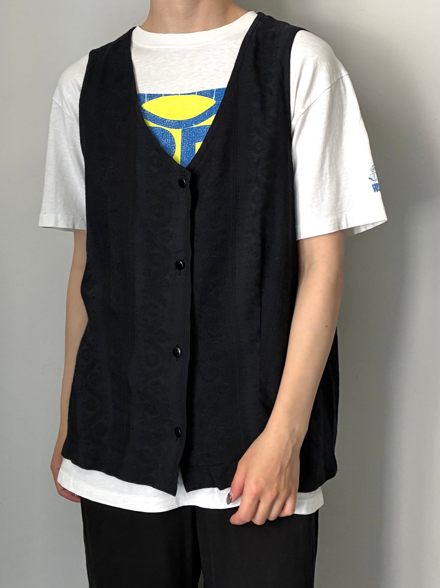 Embroidery viscose linen vest made in Italy
