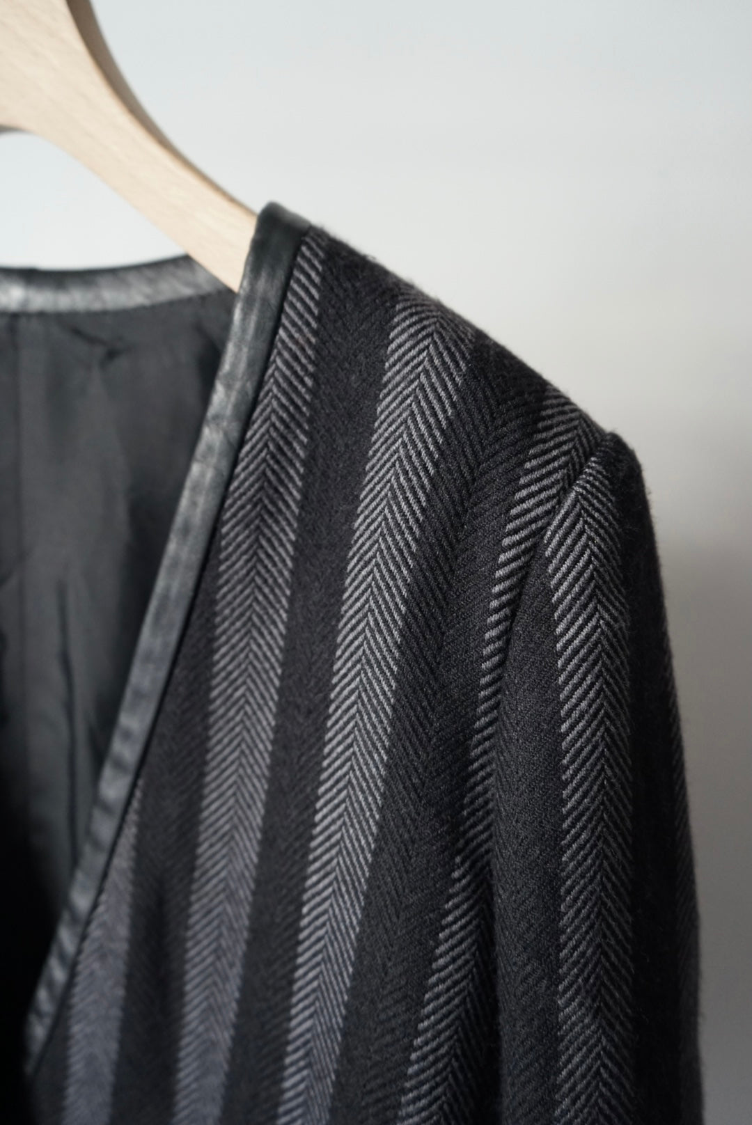 Stripe collarless design jacket