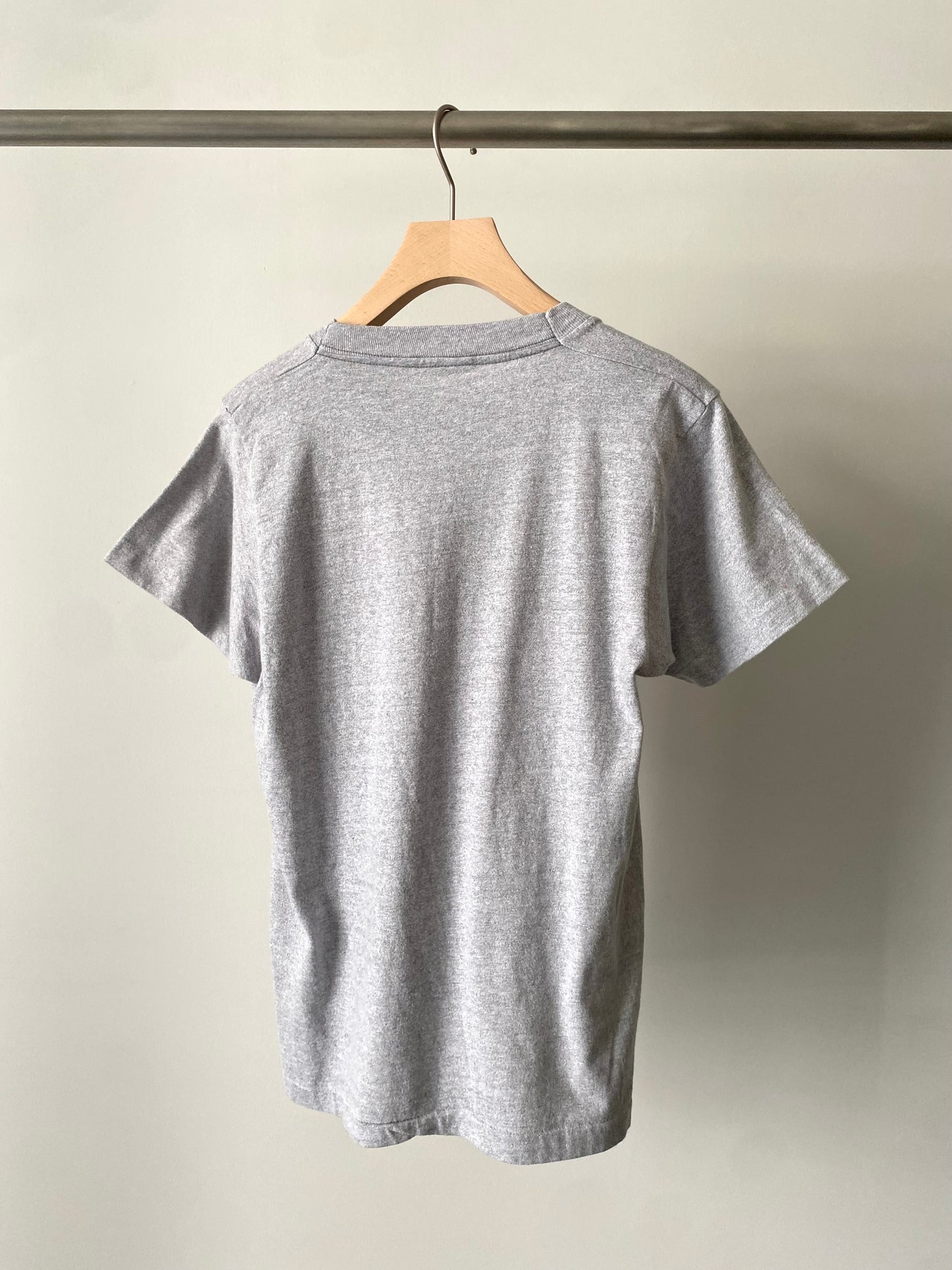 80's heather gray tee