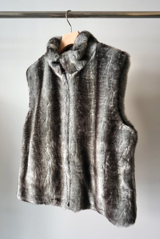 Reversible fake fur vest