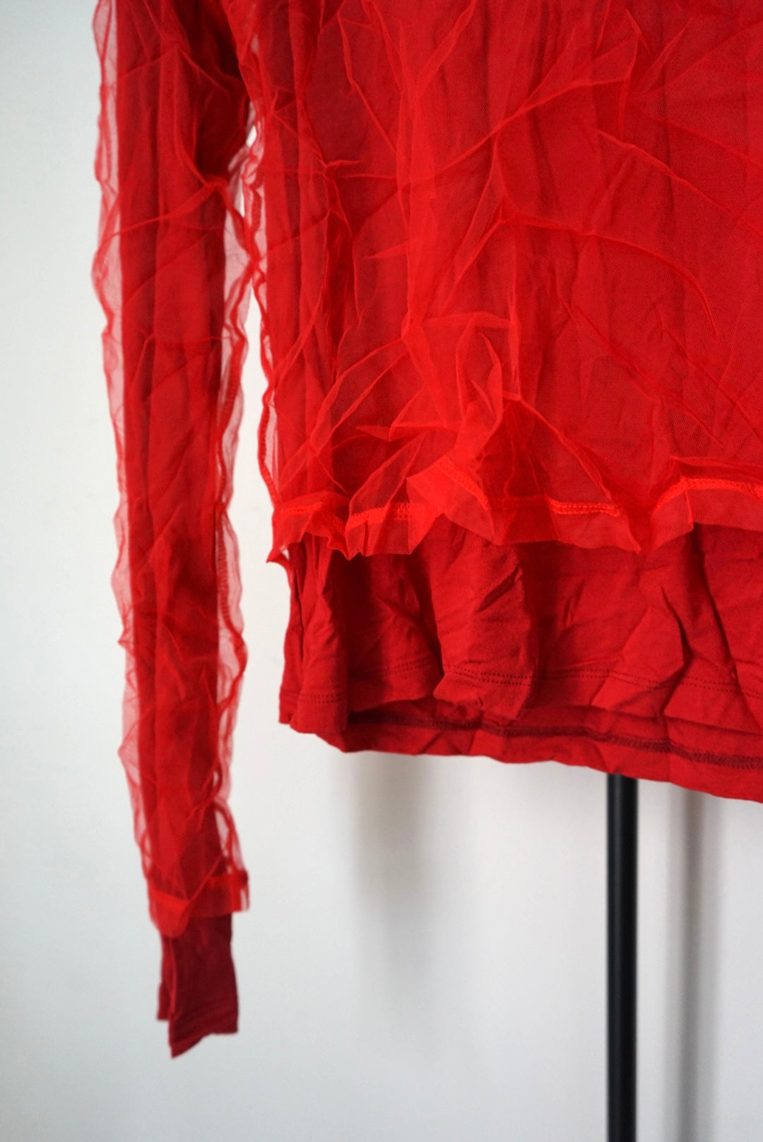 【DSCHUNGEL.】Layered crinkled tulle top -red × red-