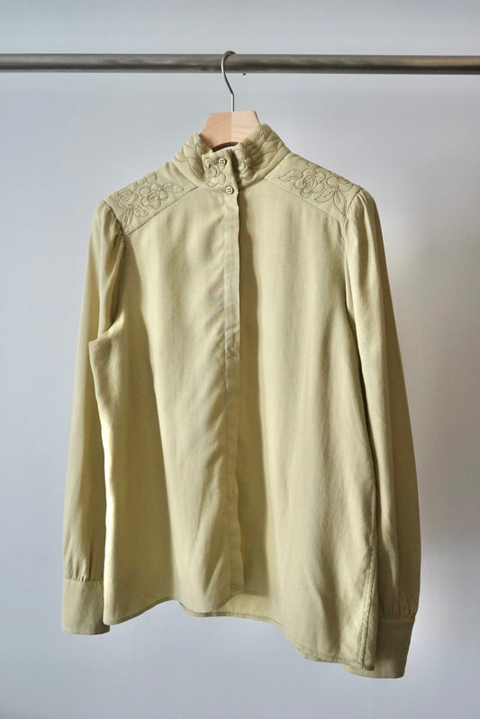 Embroidery high neck shirts
