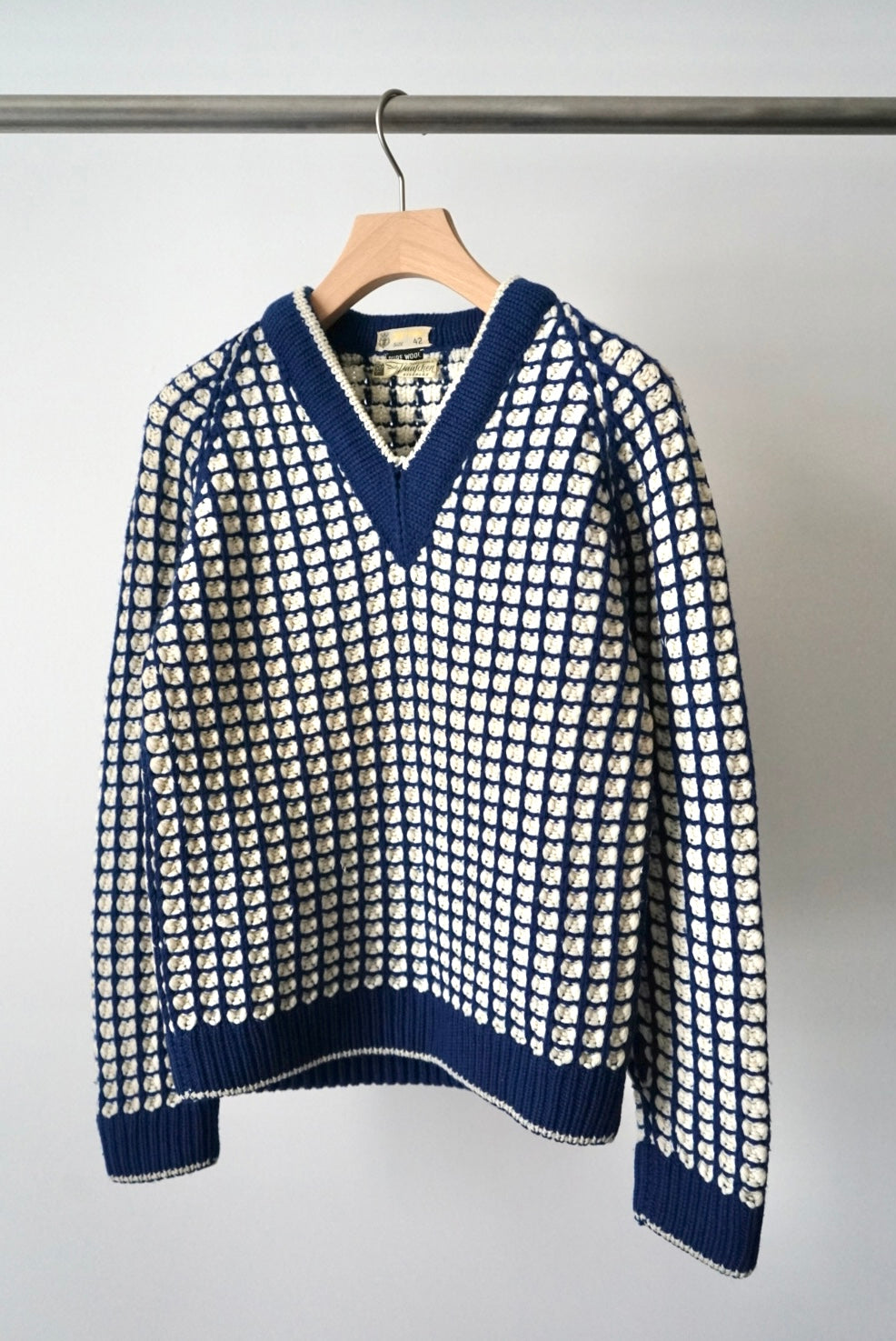 Around 50~60'S vneck plaid knit