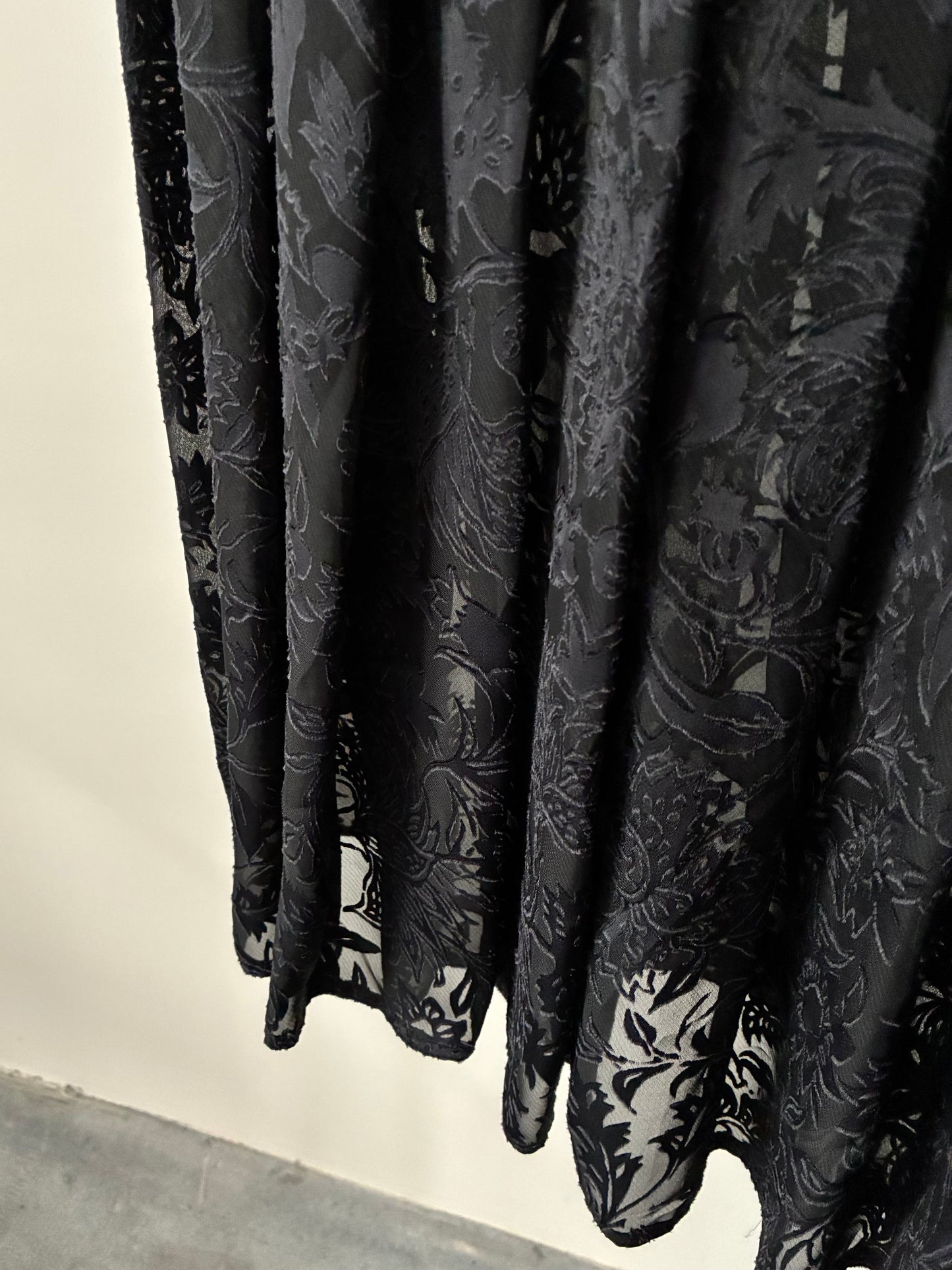 Flower pattern see-through pleats skirt
