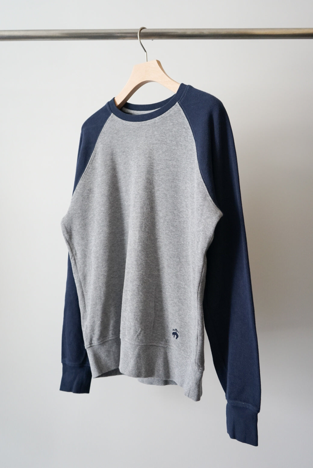 Point logo raglan sleeve sweat