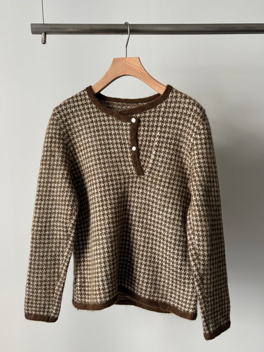 Houndstooth design knit