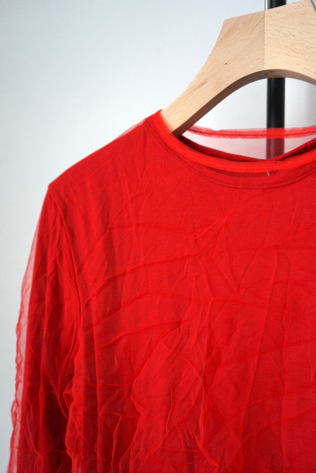 【DSCHUNGEL.】Layered crinkled tulle top -red × red-